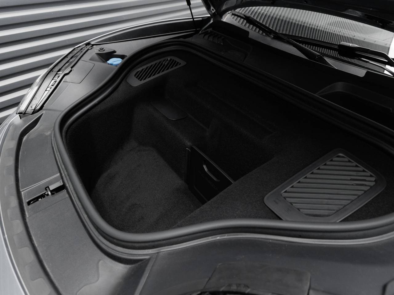 2025 Porsche Macan Macan Electric