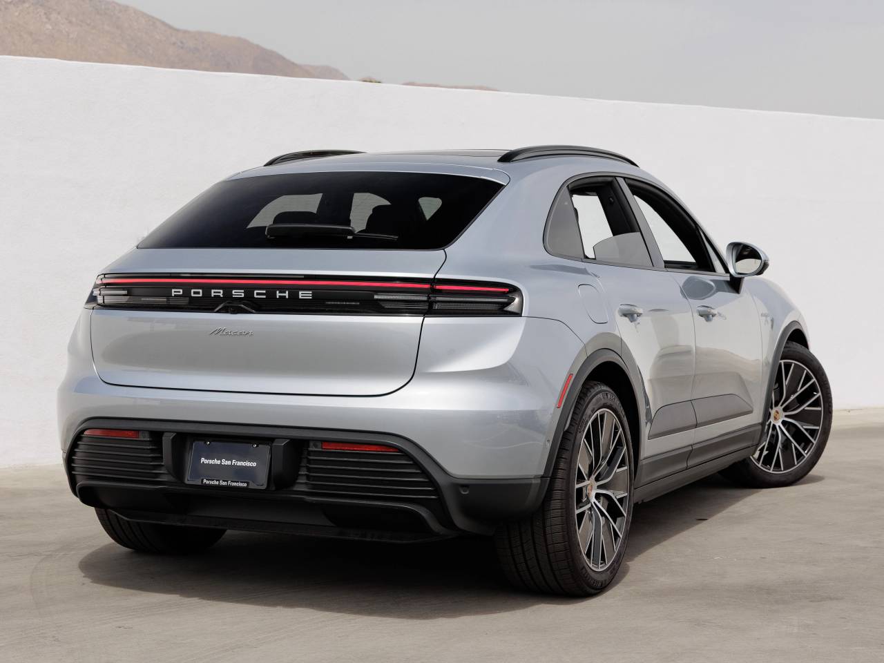 2025 Porsche Macan Macan Electric