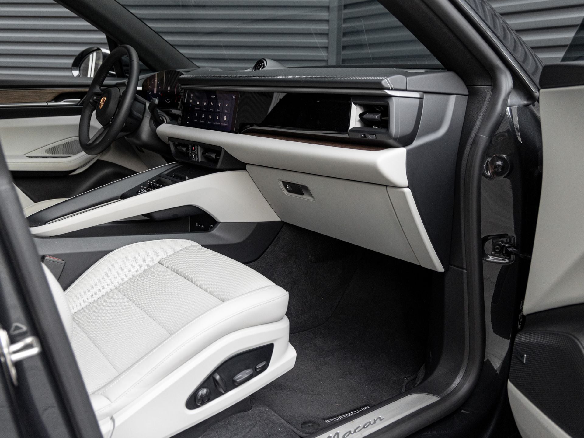 2025 Porsche Macan Macan Electric