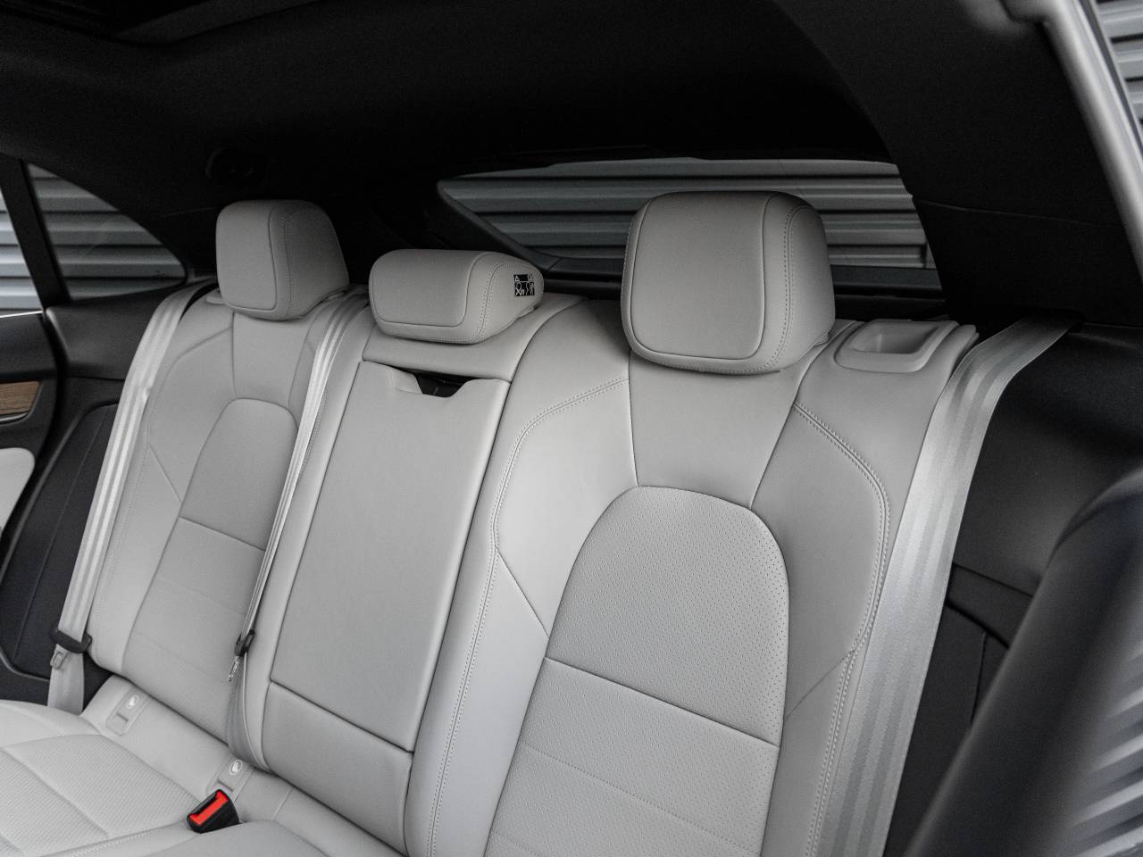 2025 Porsche Macan Macan Electric