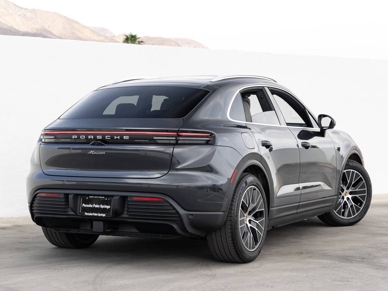 2025 Porsche Macan Macan Electric