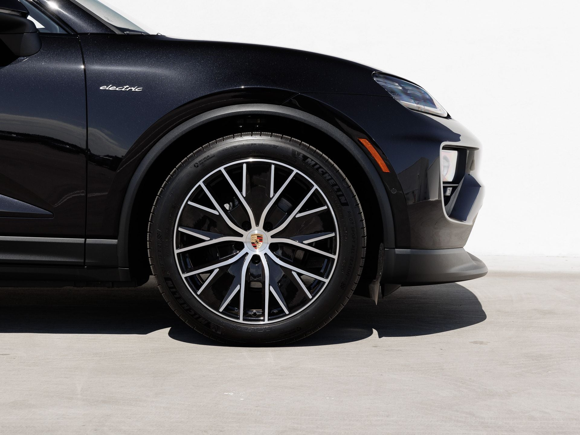 2026 Porsche Macan Electric Base