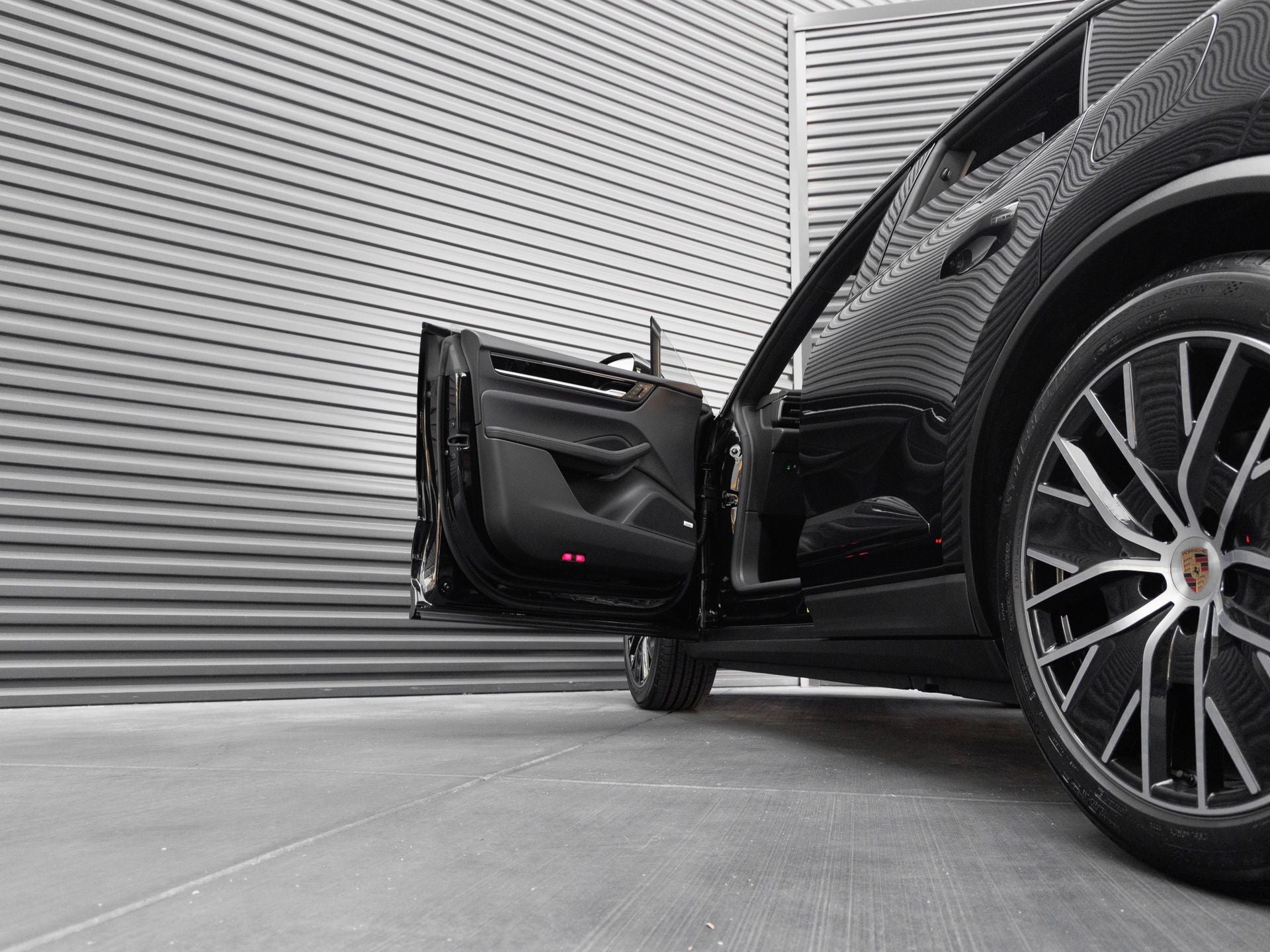 2026 Porsche Macan Electric Base