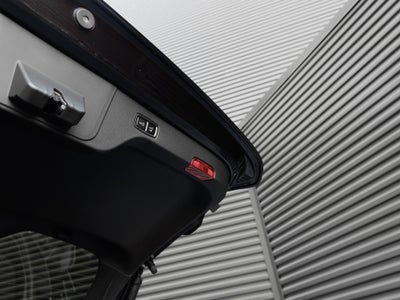 2026 Porsche Macan Electric Base