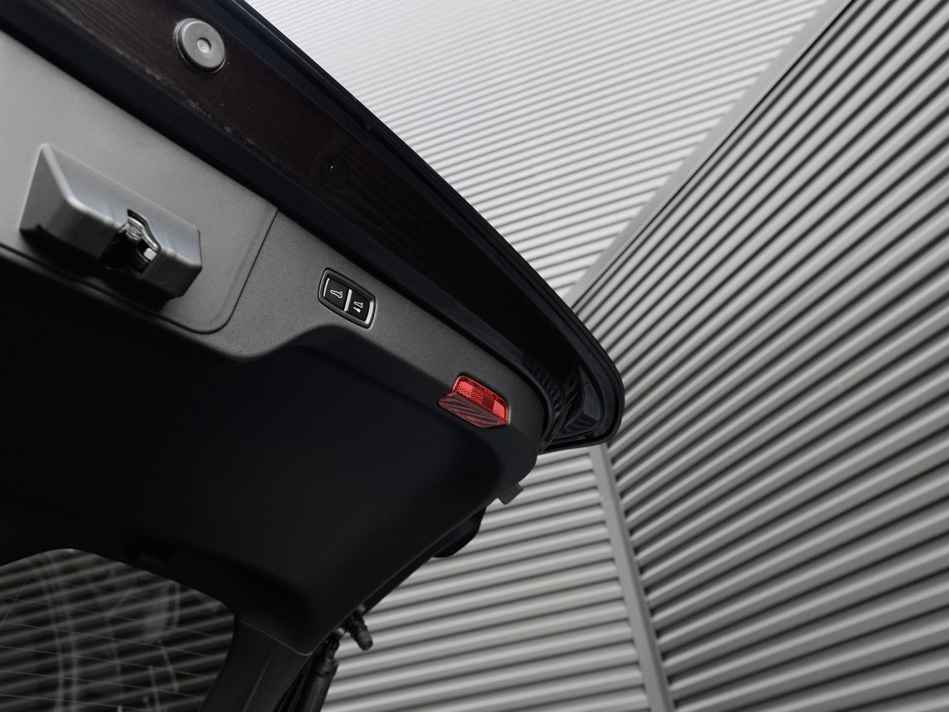 2026 Porsche Macan Electric Base