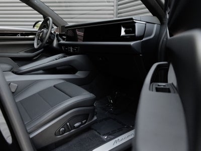 2026 Porsche Macan Electric Base
