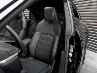 2026 Porsche Macan Electric Base