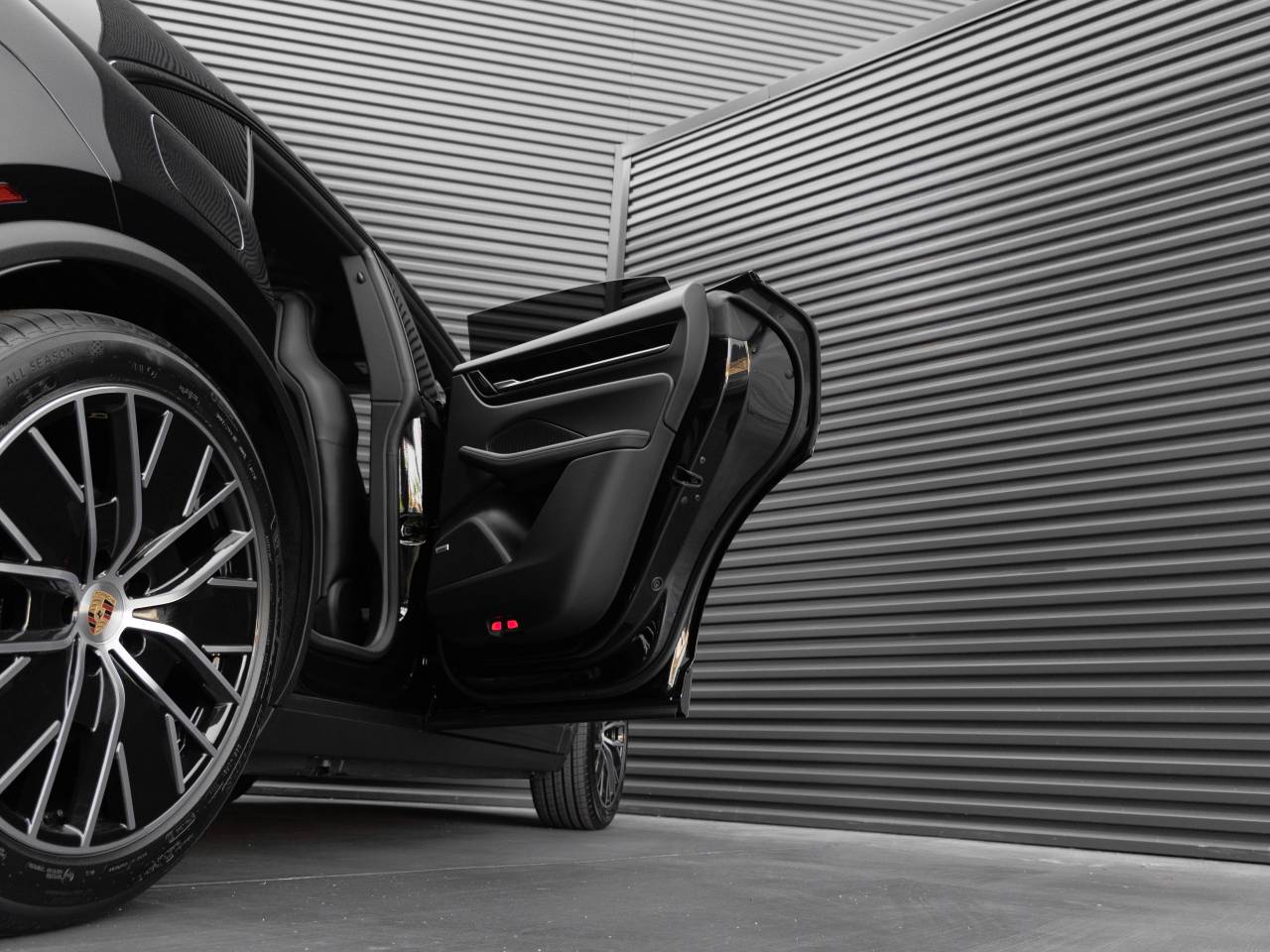 2026 Porsche Macan Macan Electric