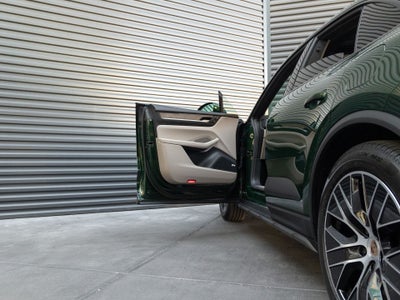 2025 Porsche Macan Electric