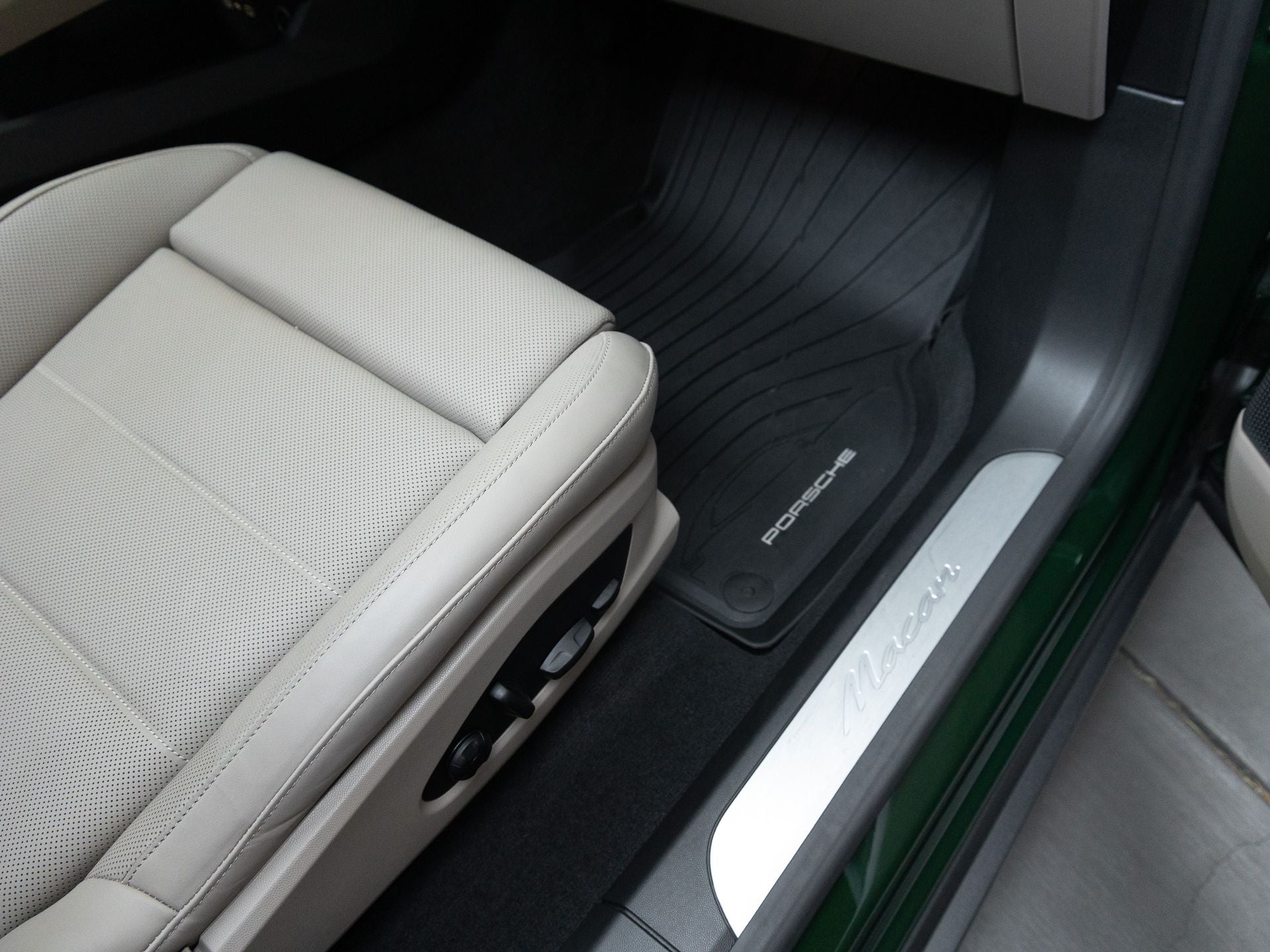 2025 Porsche Macan Electric