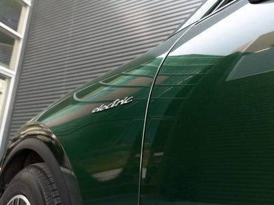 2025 Porsche Macan Electric