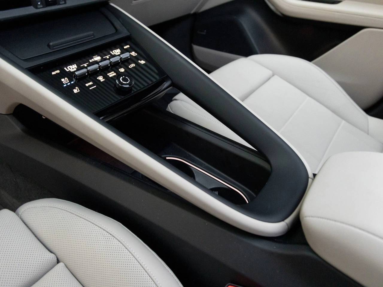 2025 Porsche Macan Electric