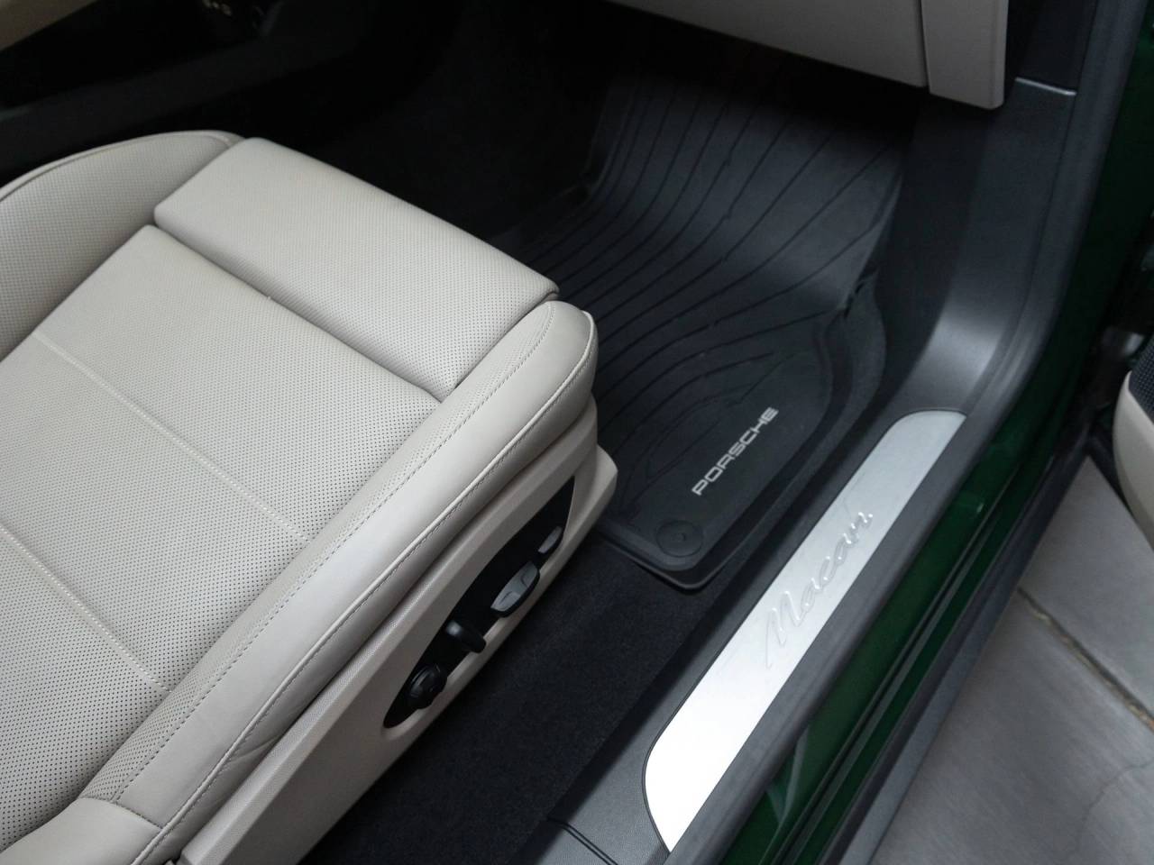 2025 Porsche Macan Electric