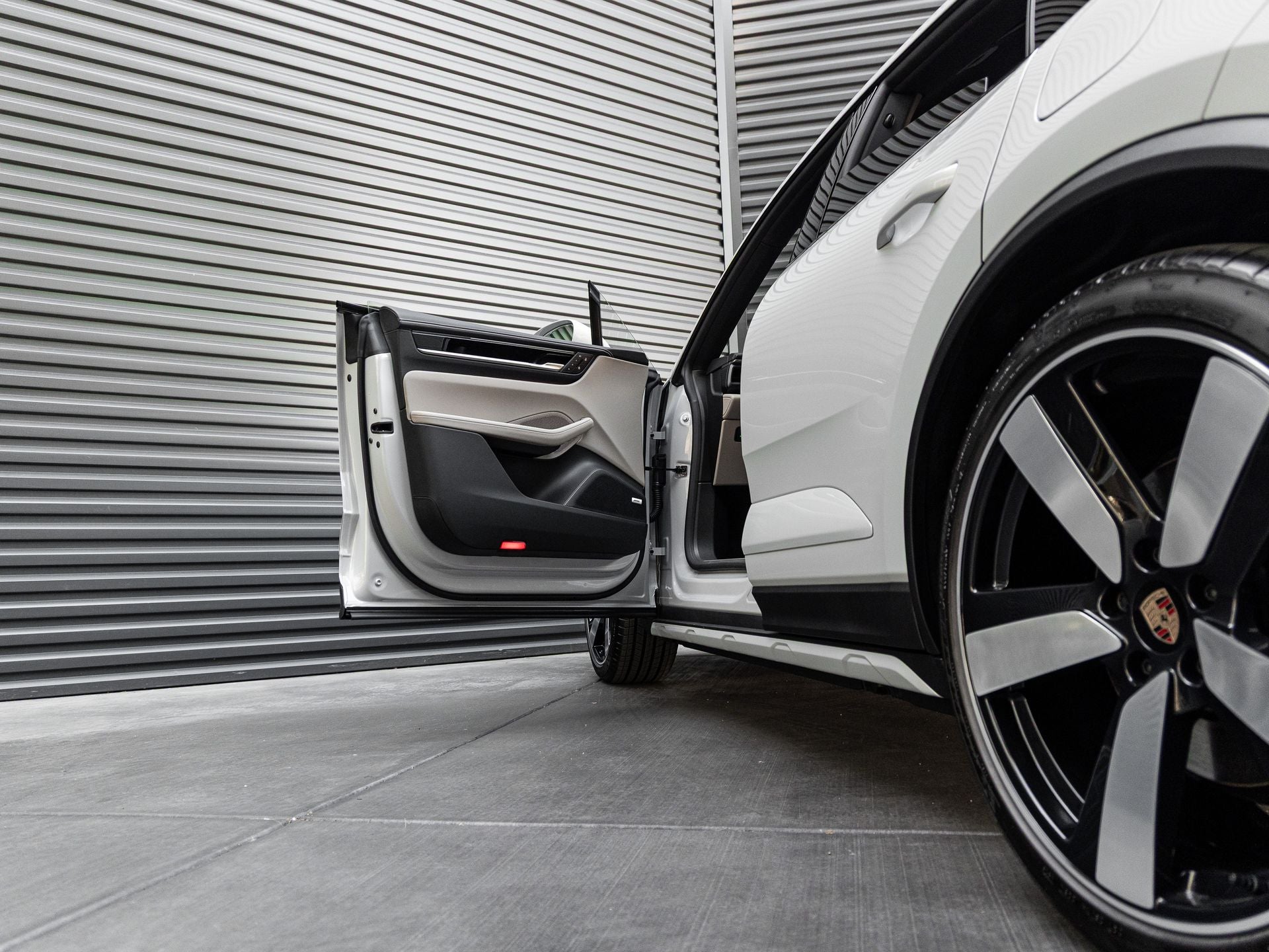 2026 Porsche Macan Electric Base