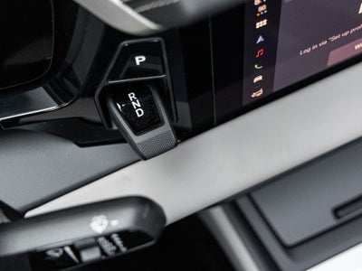 2026 Porsche Macan Electric Base