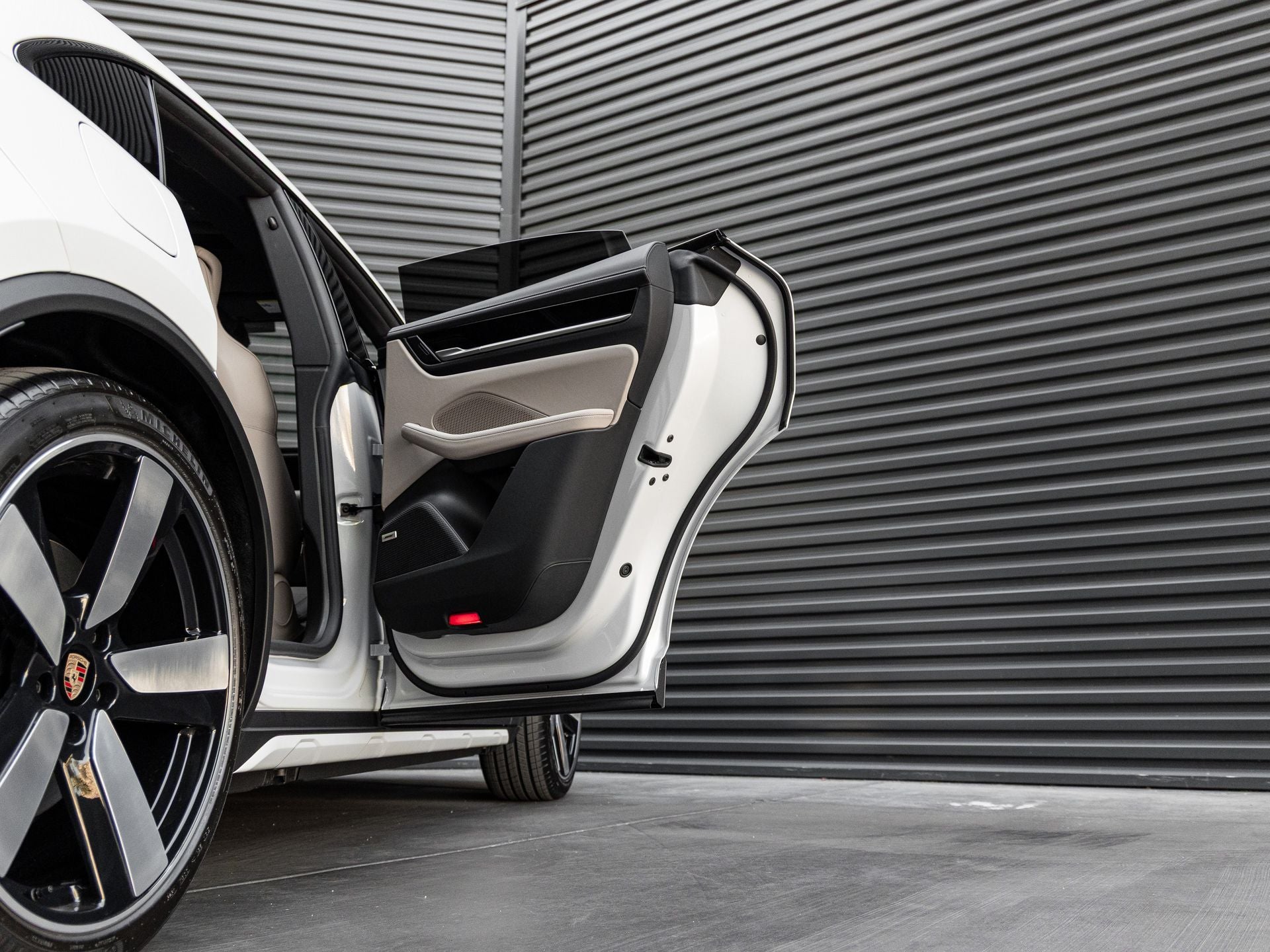 2026 Porsche Macan Electric Base