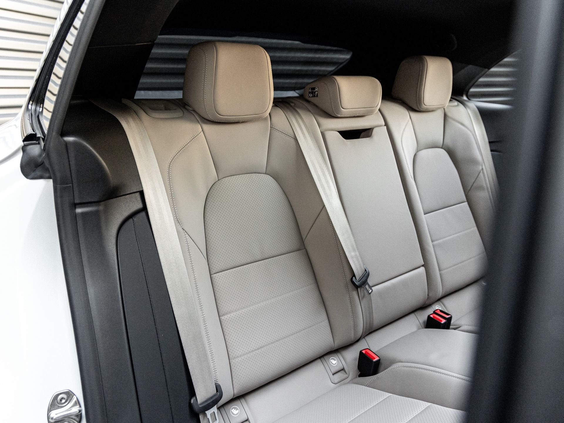 2026 Porsche Macan Electric Base