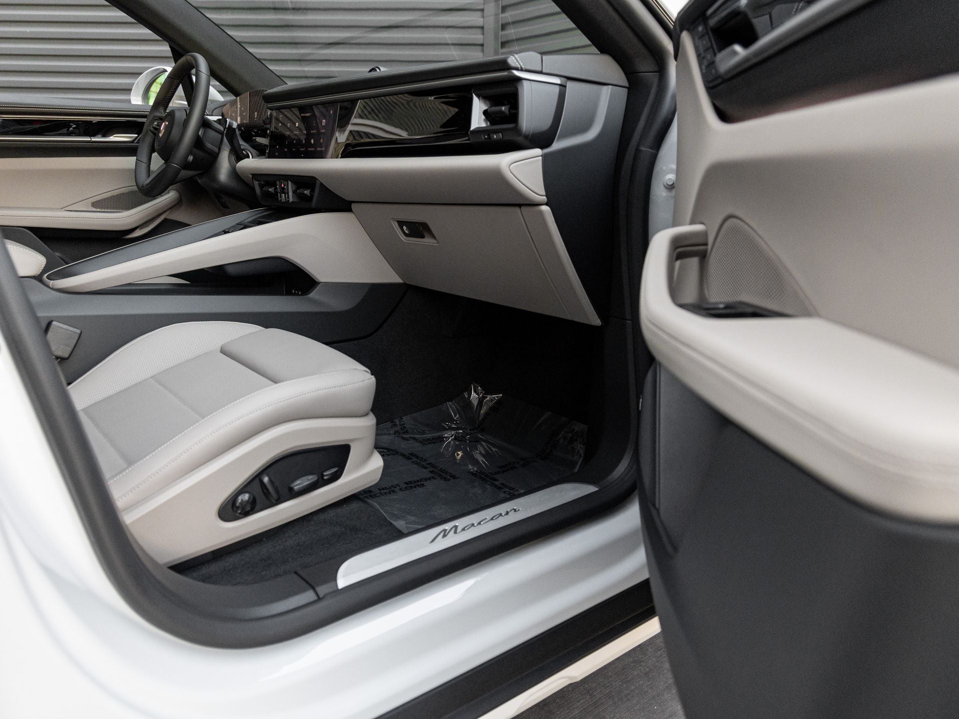 2026 Porsche Macan Electric Base