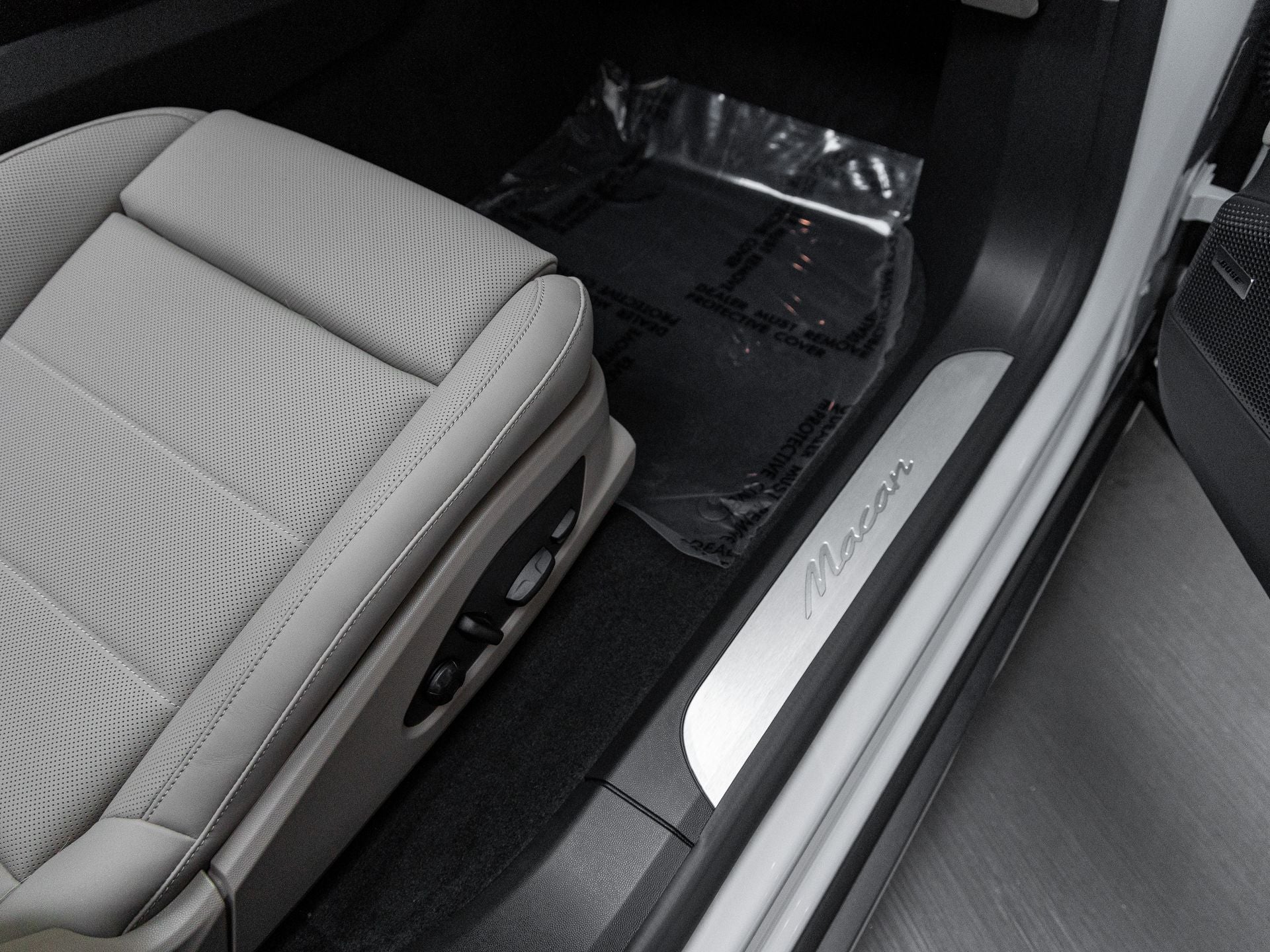 2026 Porsche Macan Electric Base