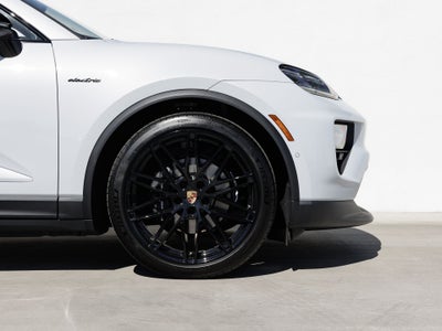 2026 Porsche Macan Macan Electric