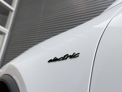 2026 Porsche Macan Macan Electric