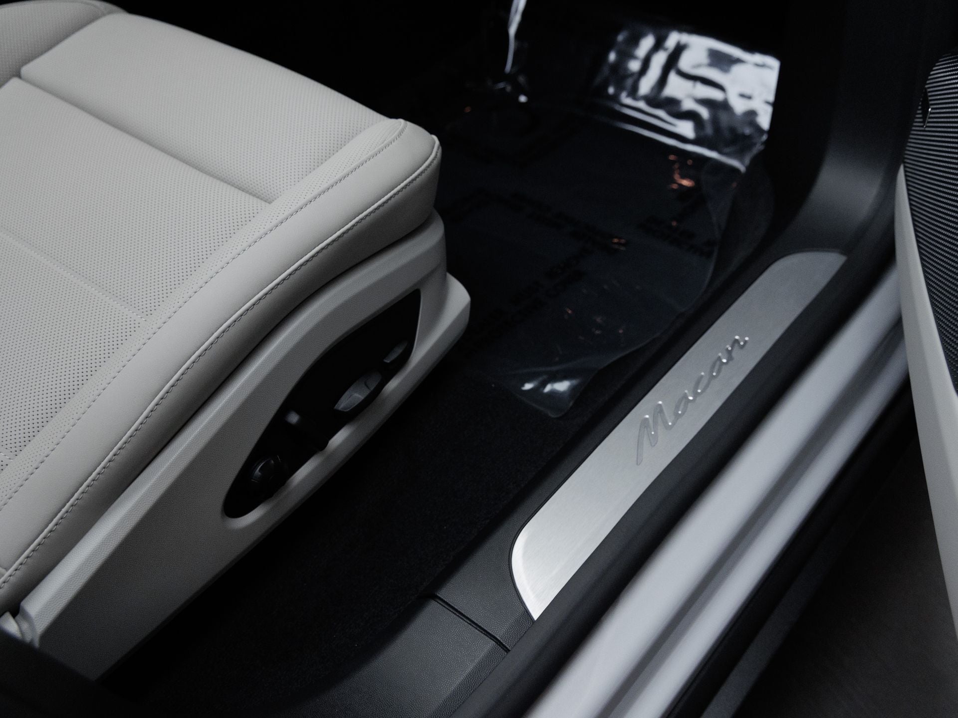 2026 Porsche Macan Macan Electric