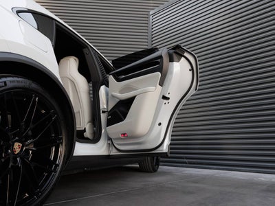 2026 Porsche Macan Macan Electric