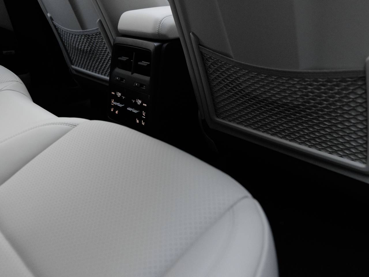 2026 Porsche Macan Macan Electric