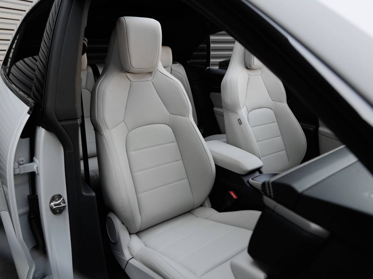 2026 Porsche Macan Macan Electric