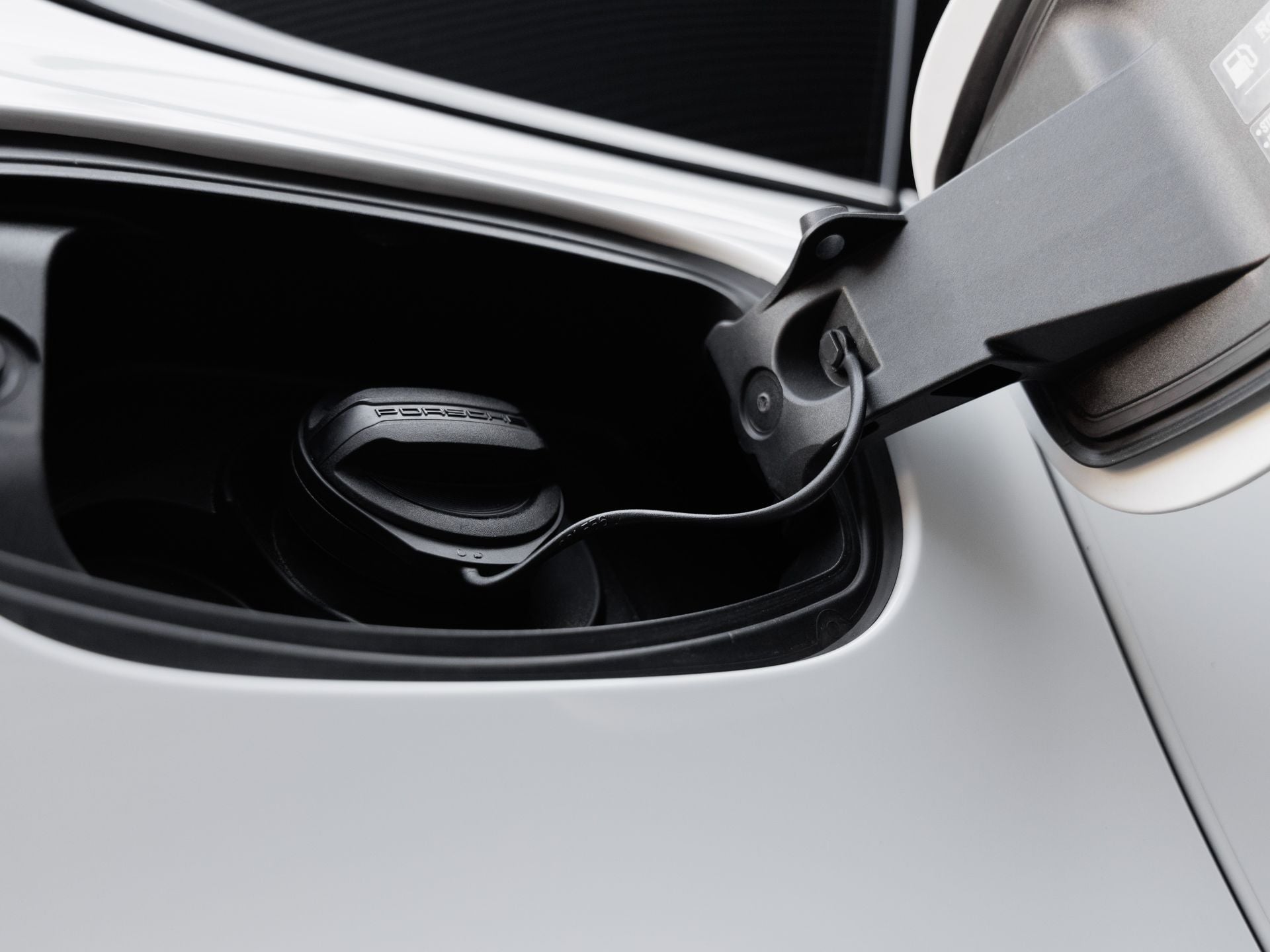 2023 Porsche Cayenne Cayenne E-Hybrid Platinum Edition (MY23)