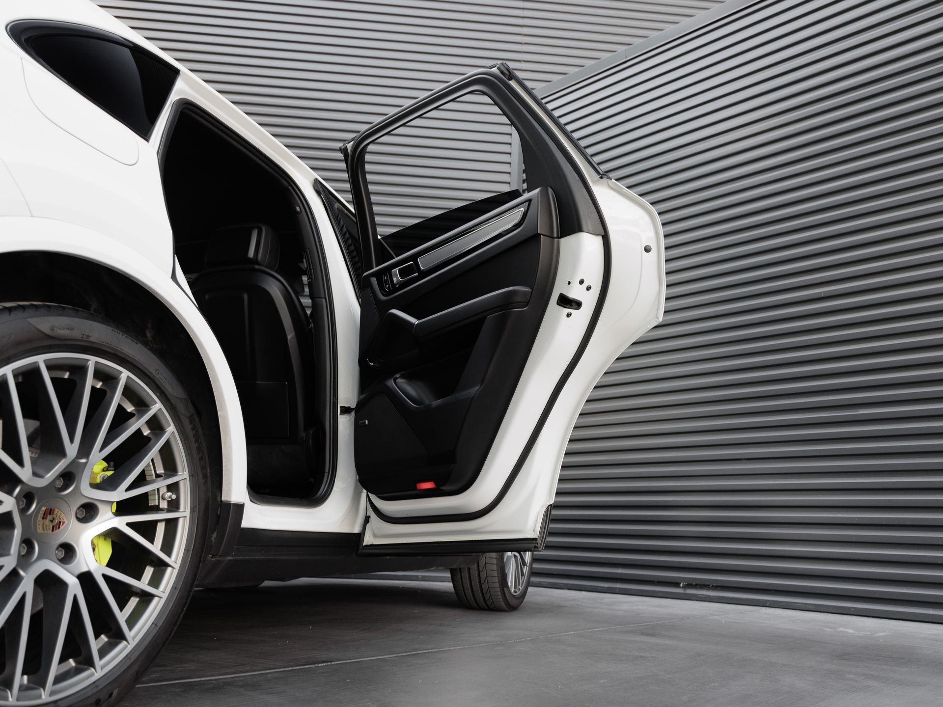 2023 Porsche Cayenne Cayenne E-Hybrid Platinum Edition (MY23)