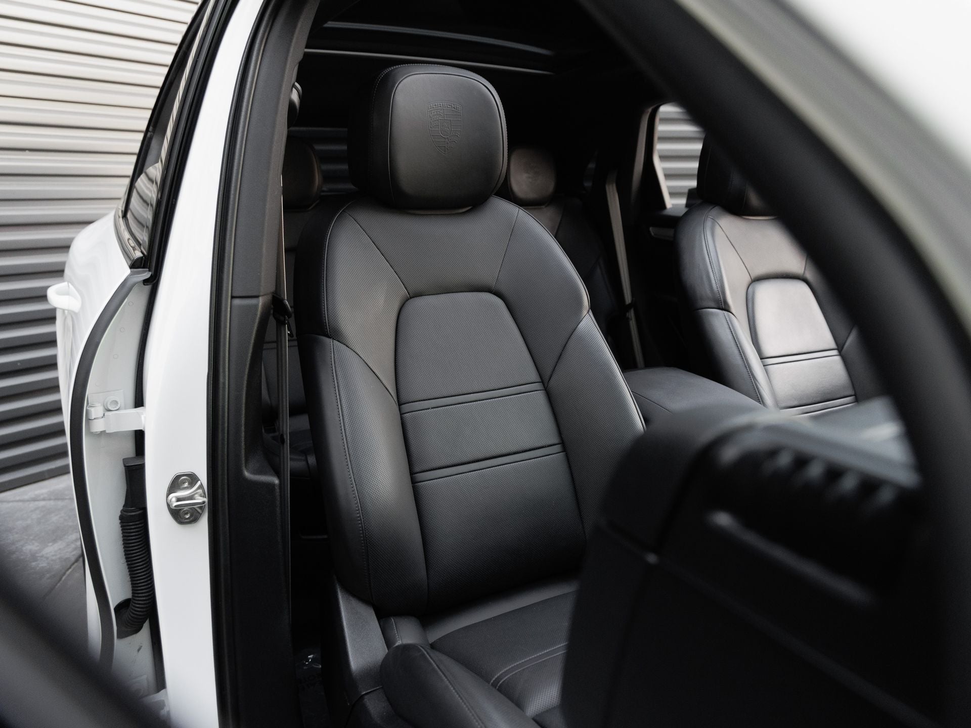 2023 Porsche Cayenne Cayenne E-Hybrid Platinum Edition (MY23)