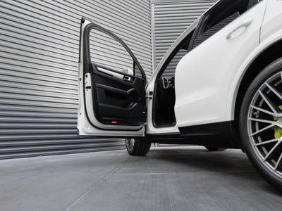 2023 Porsche Cayenne Cayenne E-Hybrid Platinum Edition (MY23)