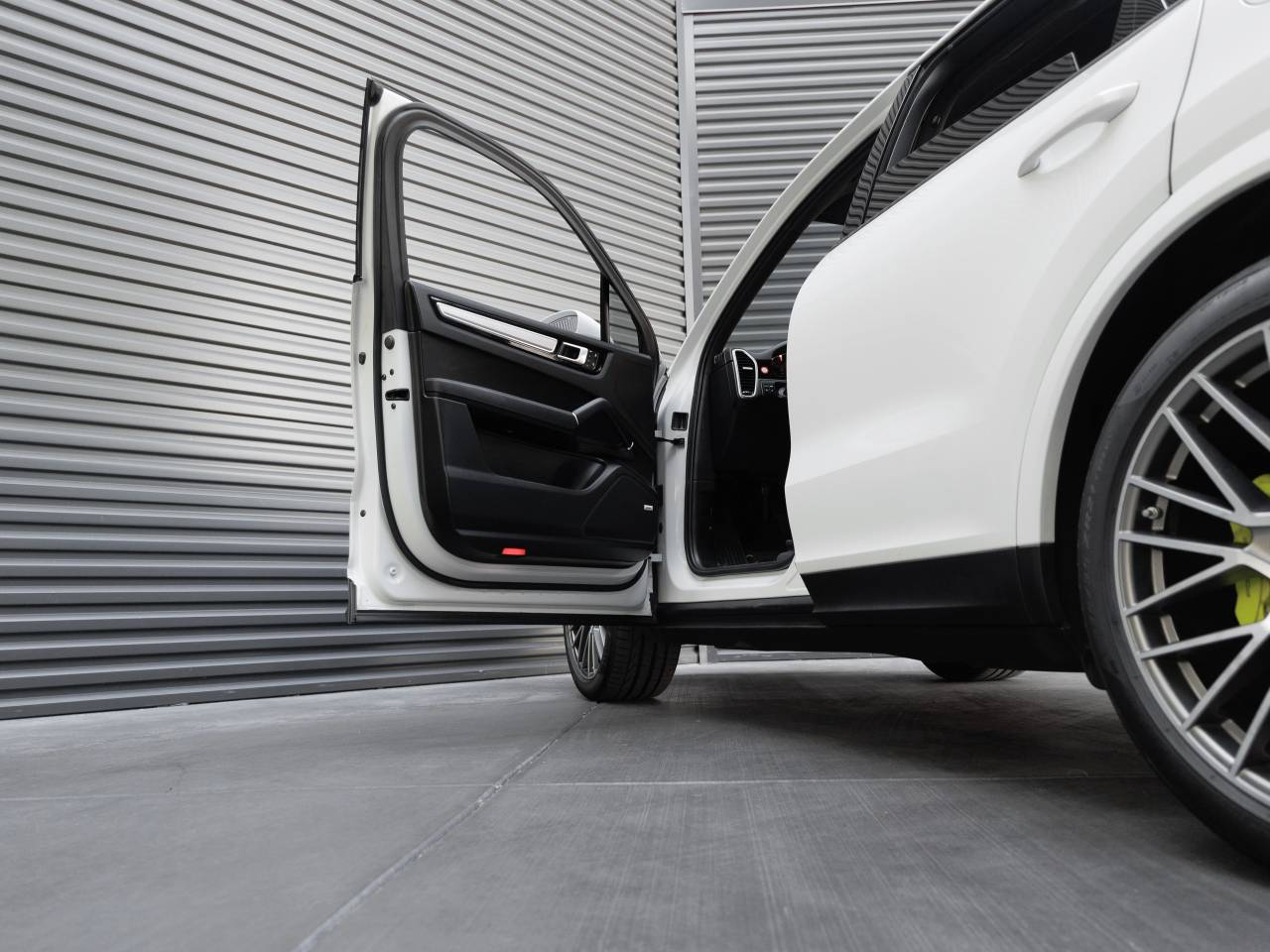 2023 Porsche Cayenne Cayenne E-Hybrid Platinum Edition (MY23)