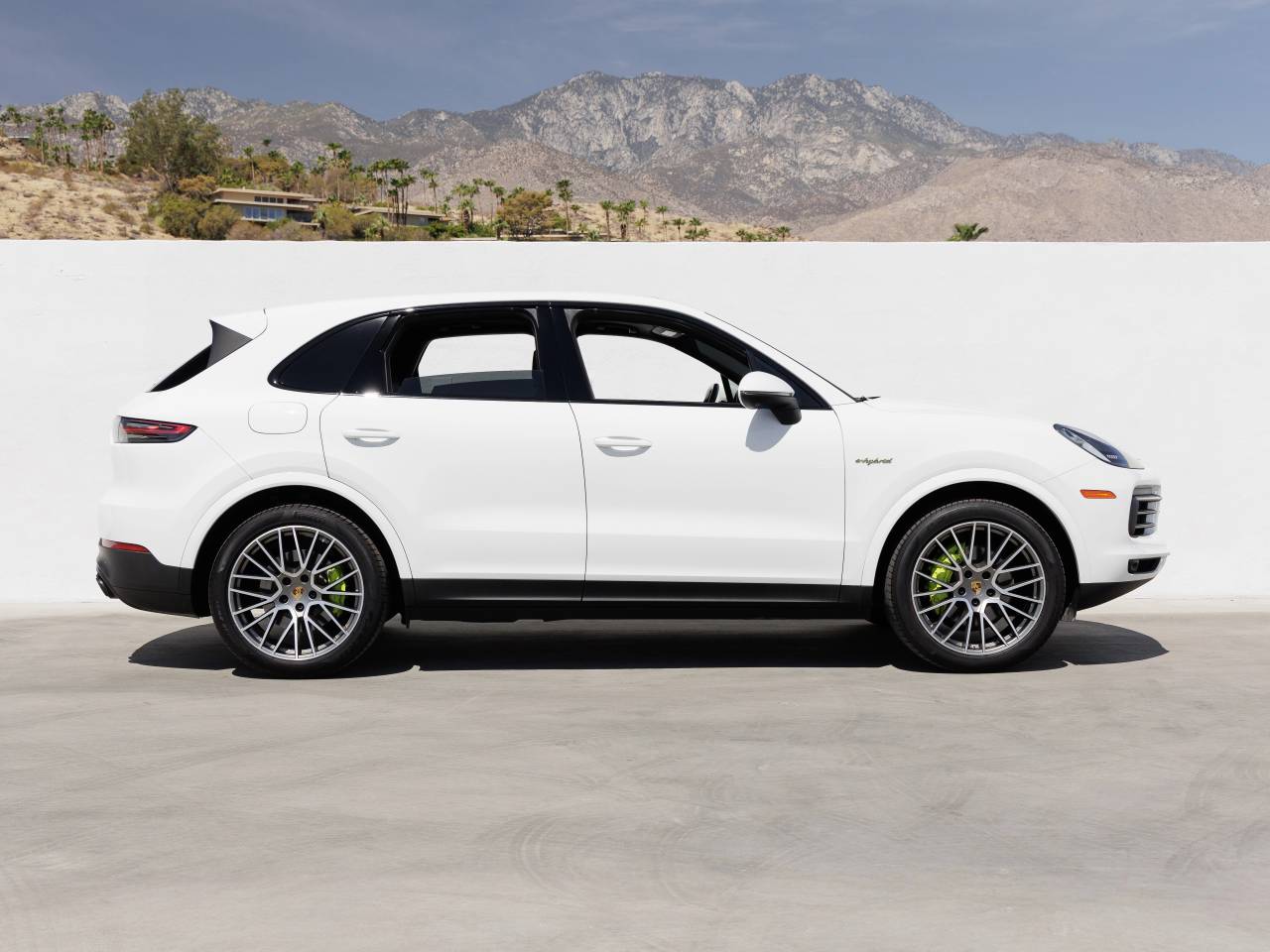 2023 Porsche Cayenne Cayenne E-Hybrid Platinum Edition (MY23)