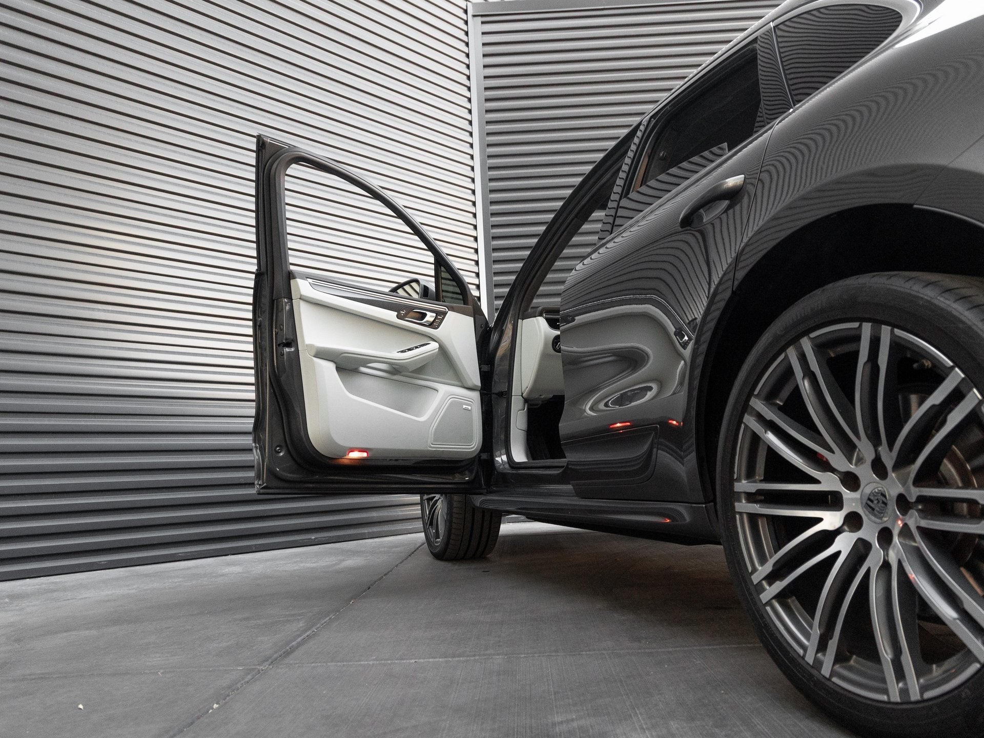 2017 Porsche Macan Macan Turbo