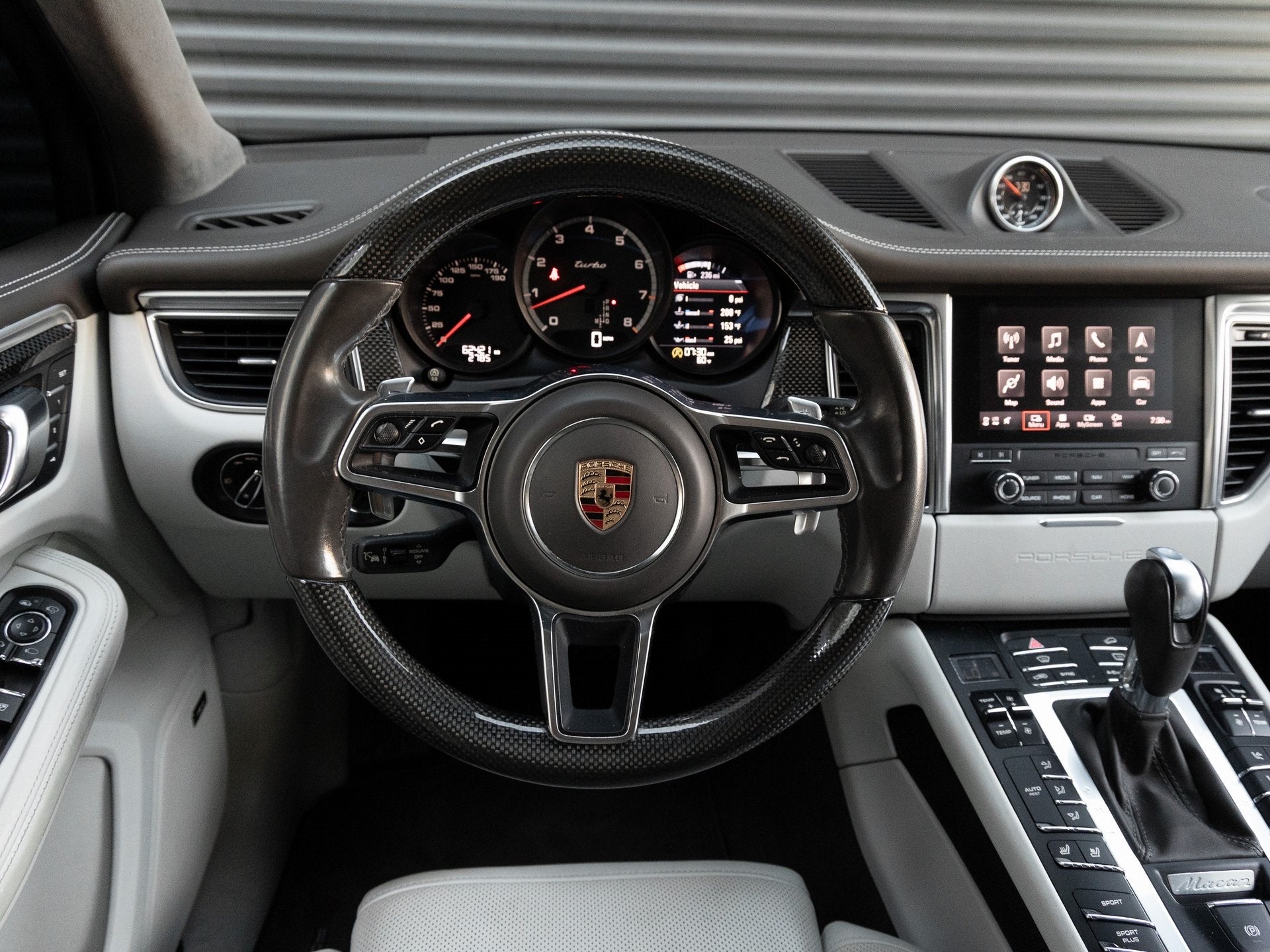 2017 Porsche Macan Macan Turbo