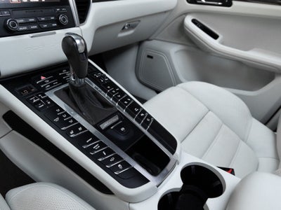 2017 Porsche Macan Macan Turbo