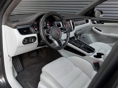 2017 Porsche Macan Macan Turbo