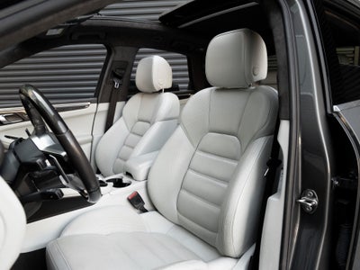 2017 Porsche Macan Macan Turbo