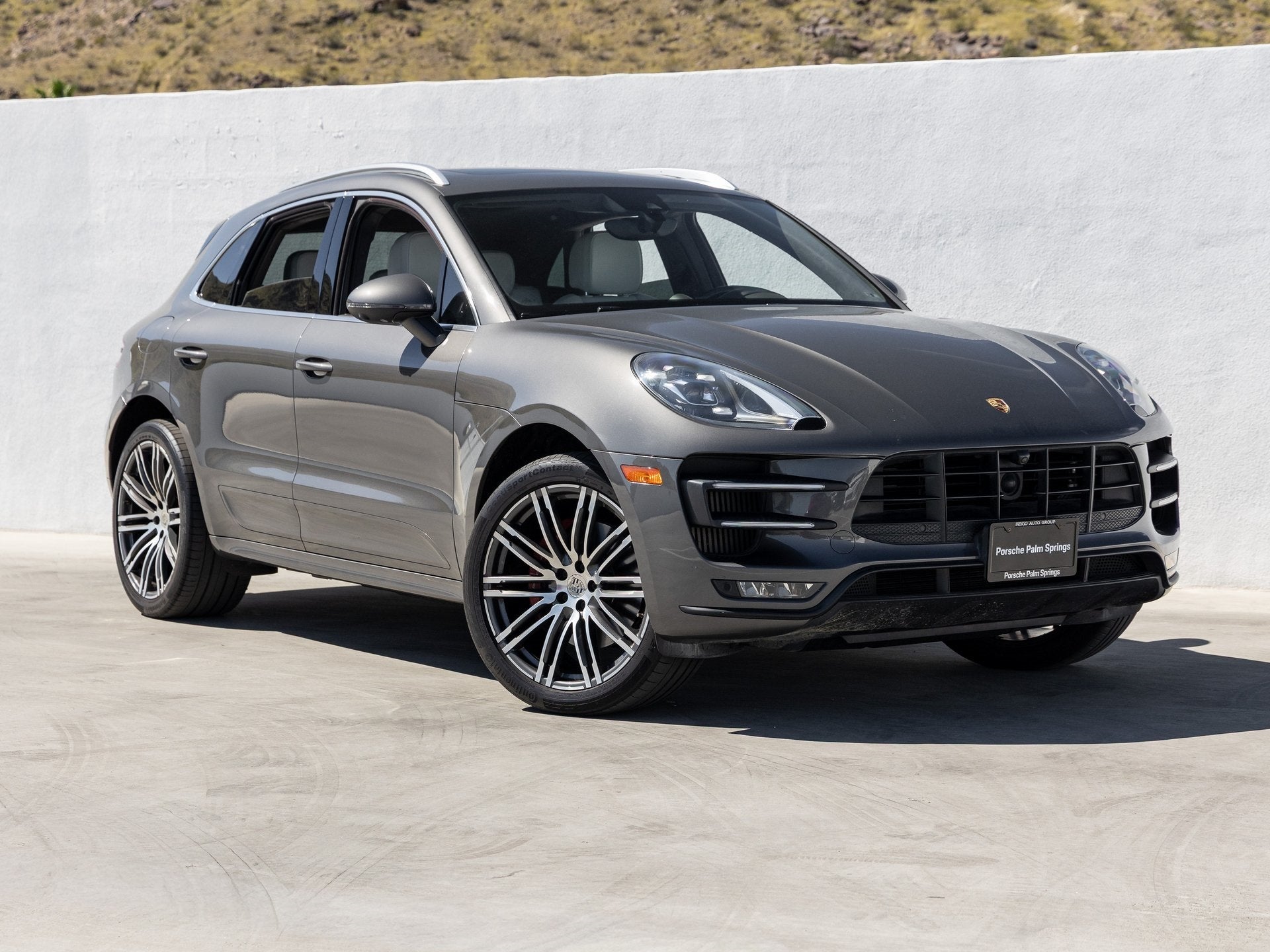 2017 Porsche Macan Macan Turbo