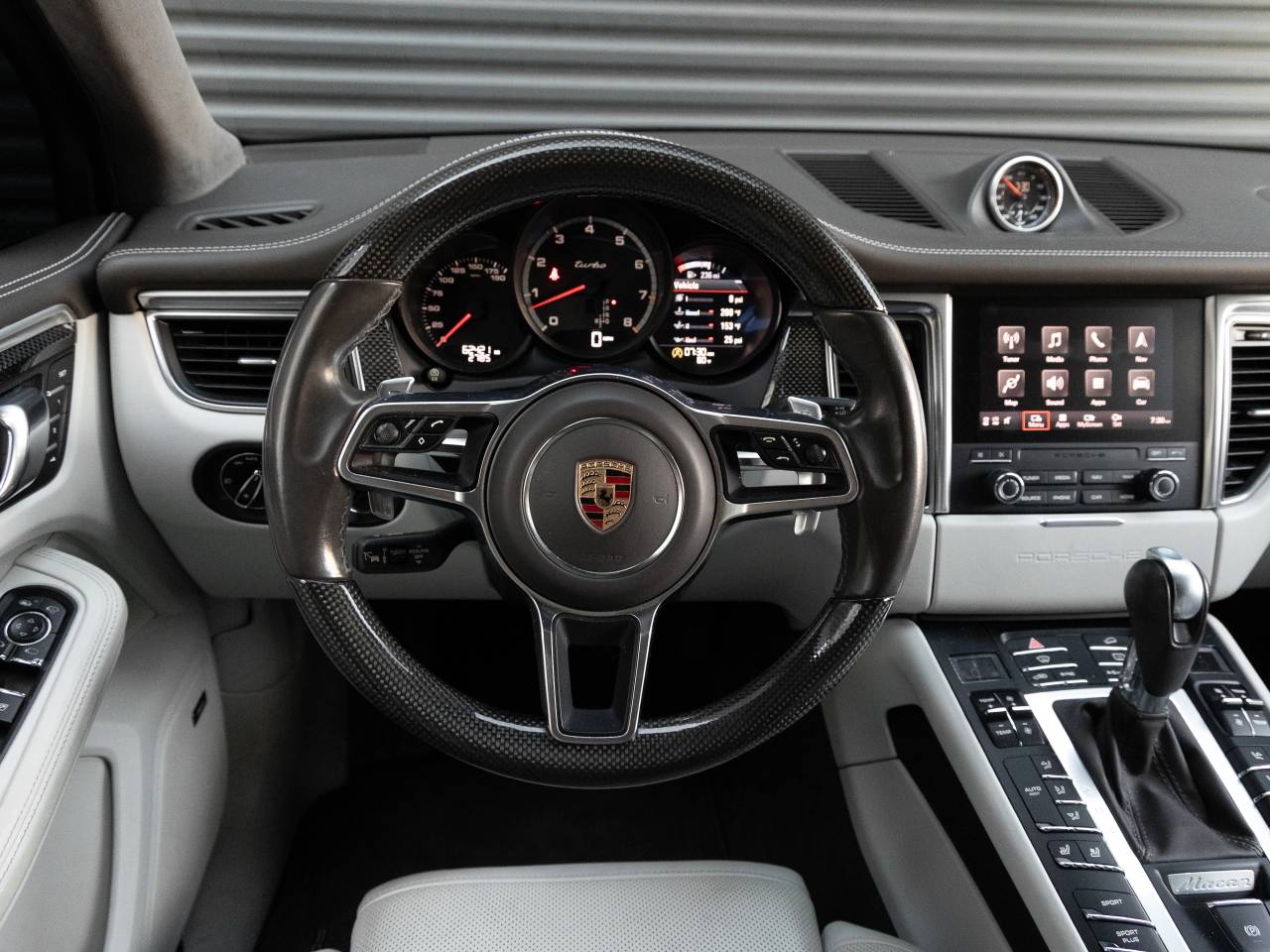 2017 Porsche Macan Macan Turbo