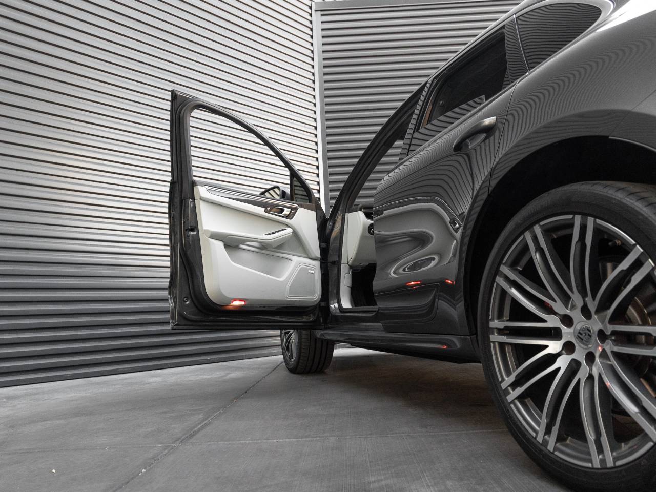 2017 Porsche Macan Macan Turbo