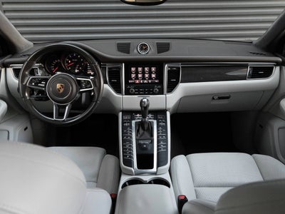 2017 Porsche Macan Macan Turbo