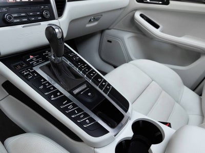 2017 Porsche Macan Macan Turbo