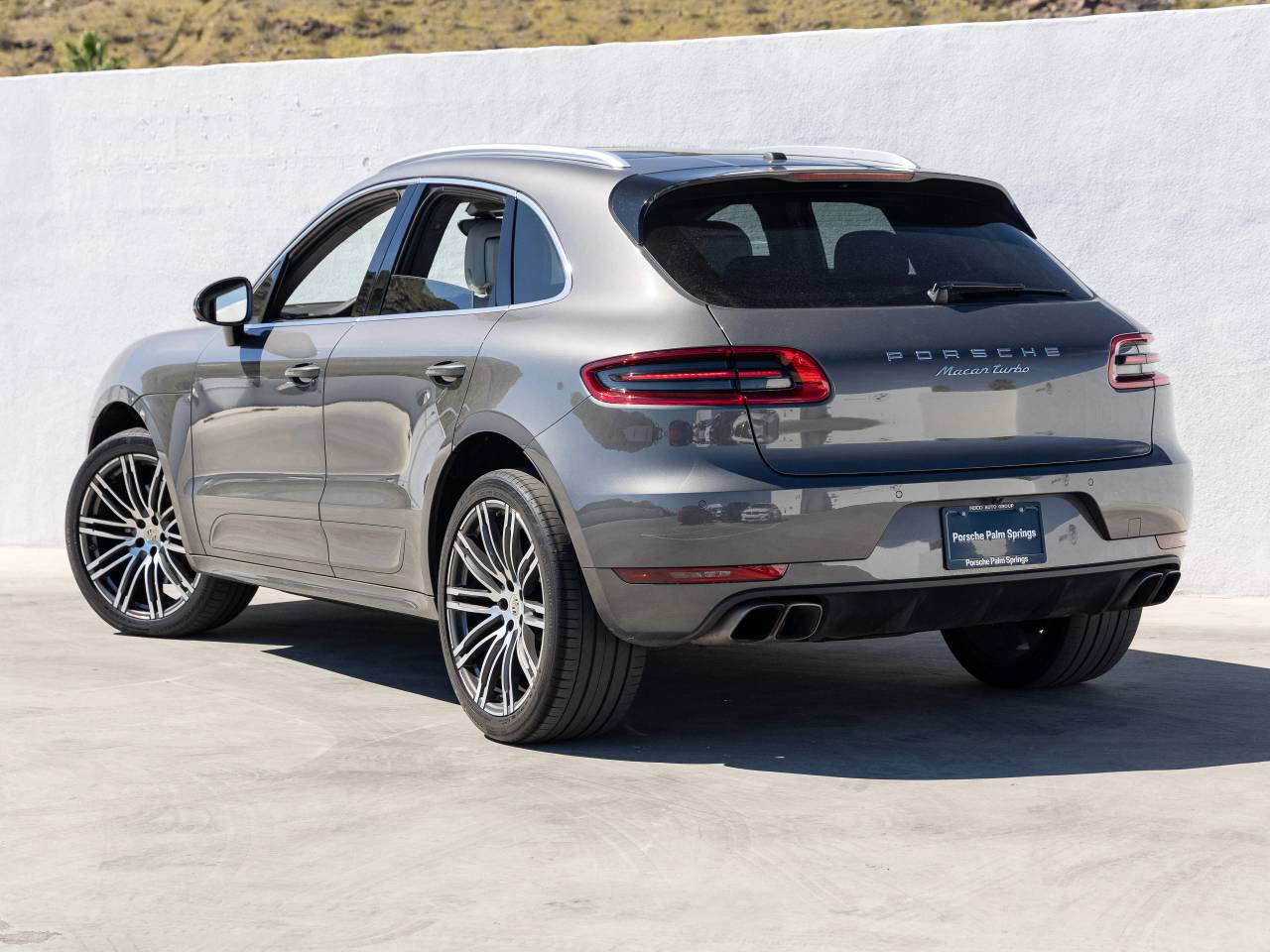 2017 Porsche Macan Macan Turbo
