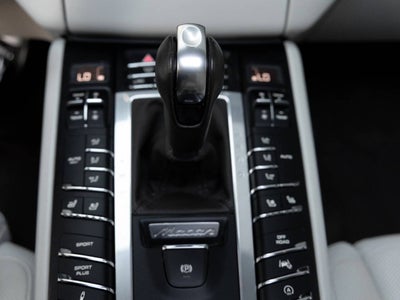 2017 Porsche Macan Macan Turbo