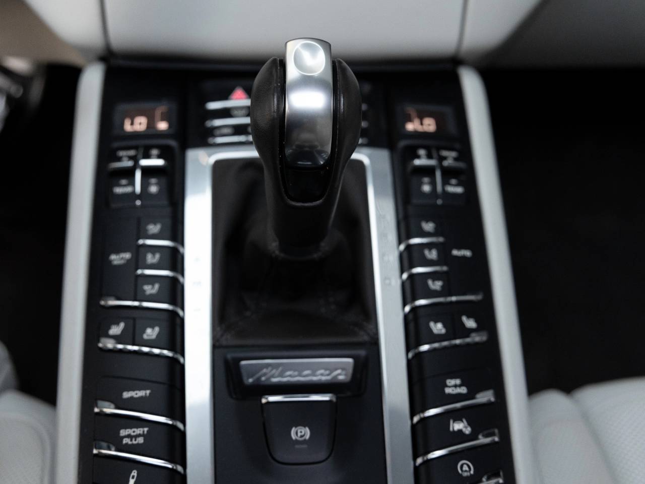 2017 Porsche Macan Macan Turbo