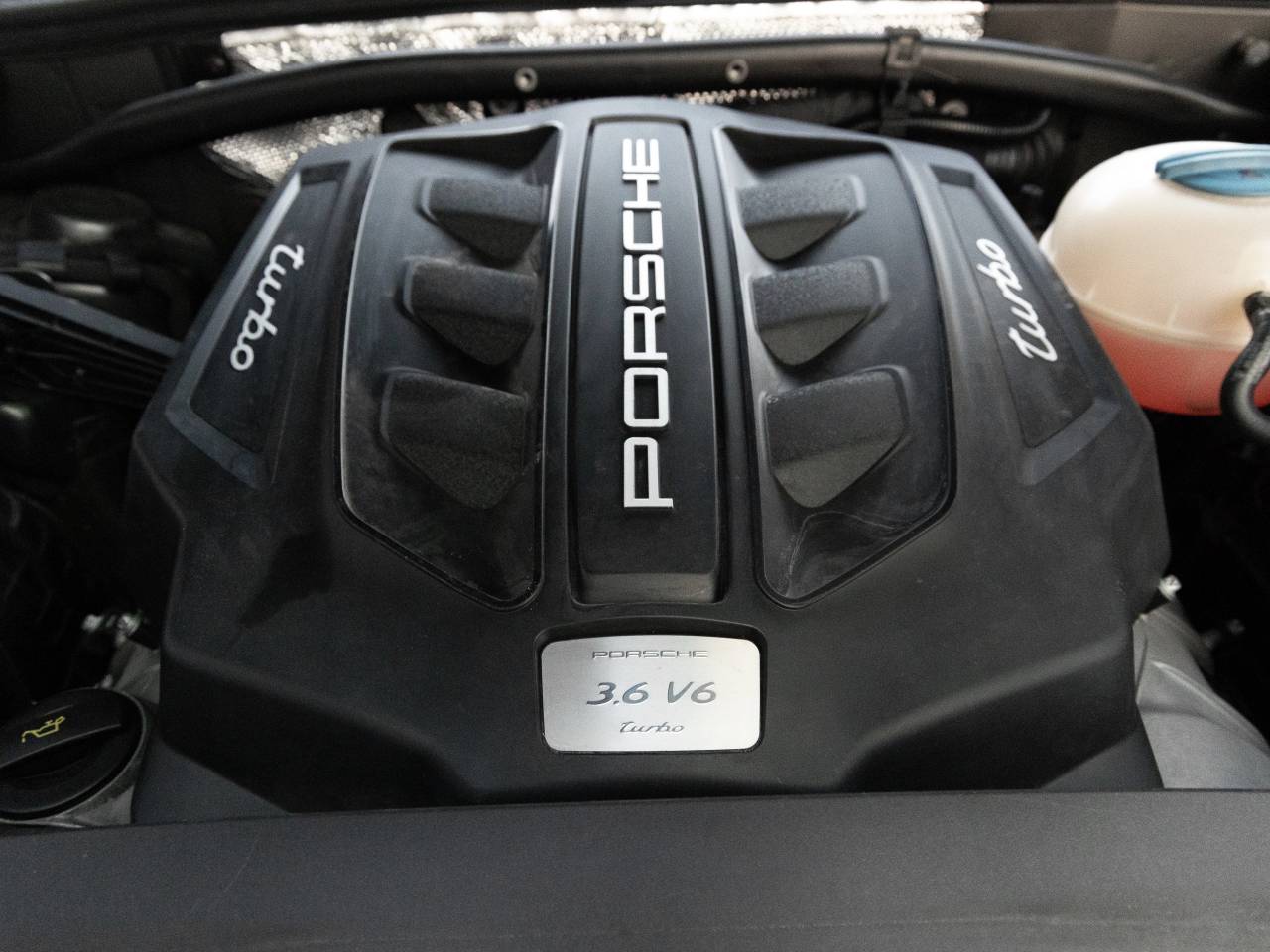 2017 Porsche Macan Macan Turbo