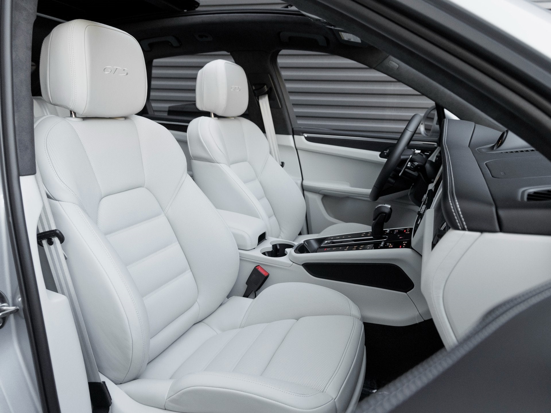 2026 Porsche Macan Macan GTS